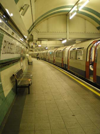 russell square station 0377